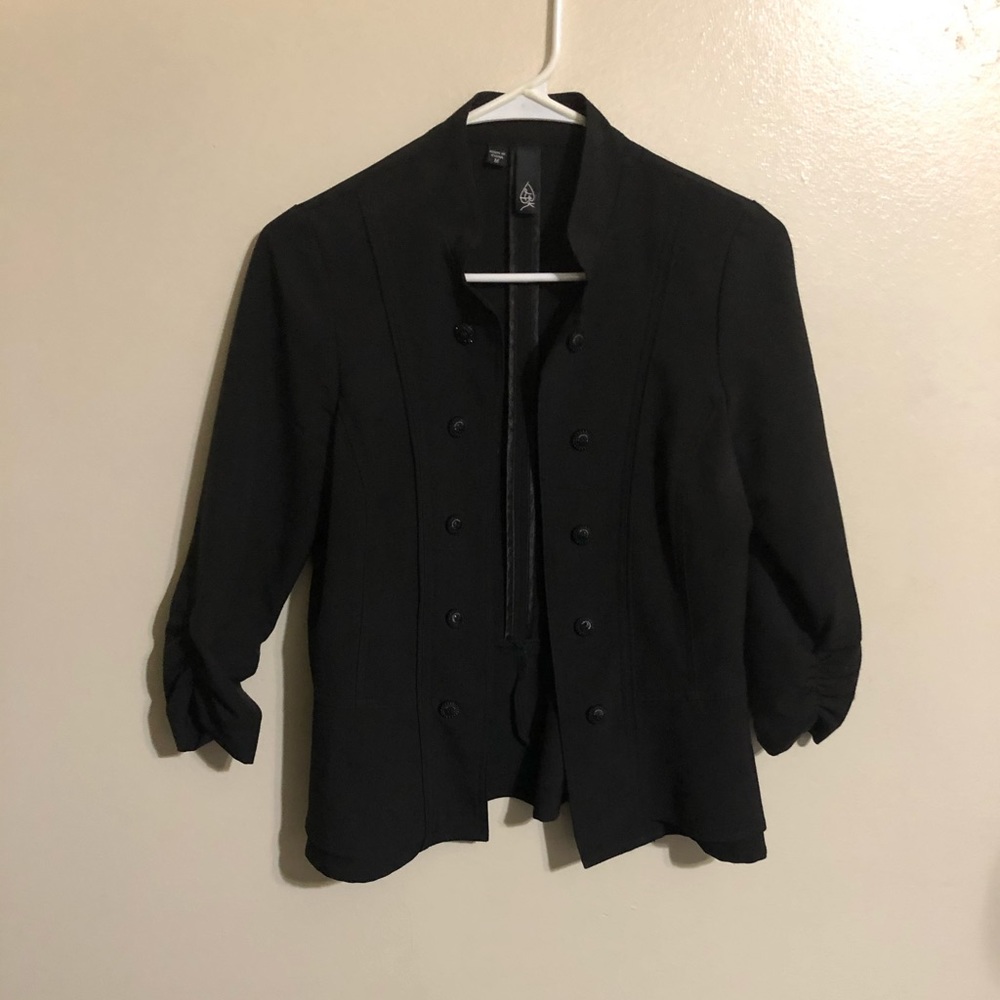 Quarter Sleeve Blazer